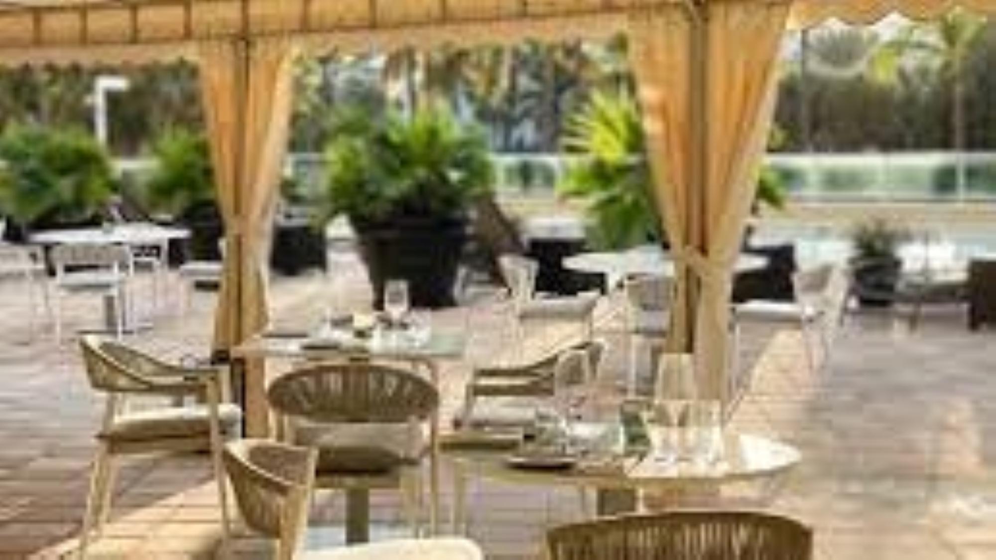 Hotel The Ambassador
